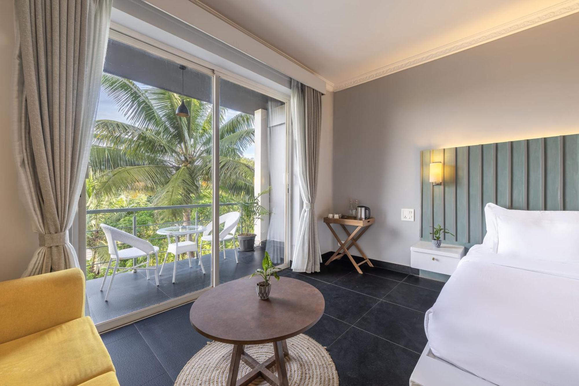 Готель Echor Samara Morjim Goa Sea View Restro Екстер'єр фото